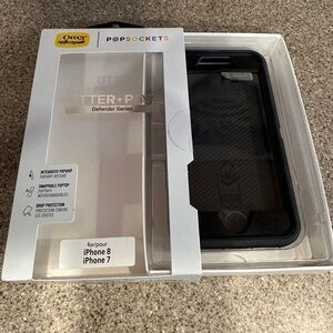 OtterBox Black Defender Series Case with PopSocket for iPhone 8/7